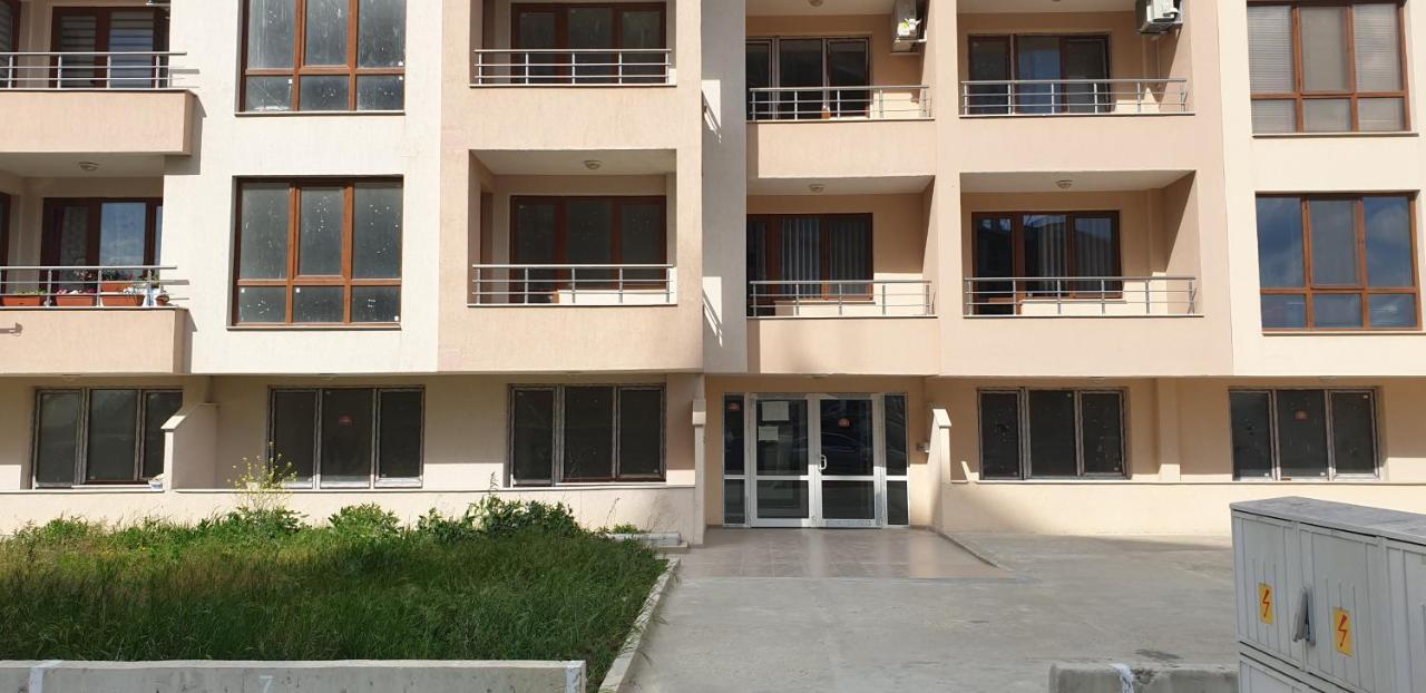 Family Holiday Apartments Breez 1 Varna Extérieur photo