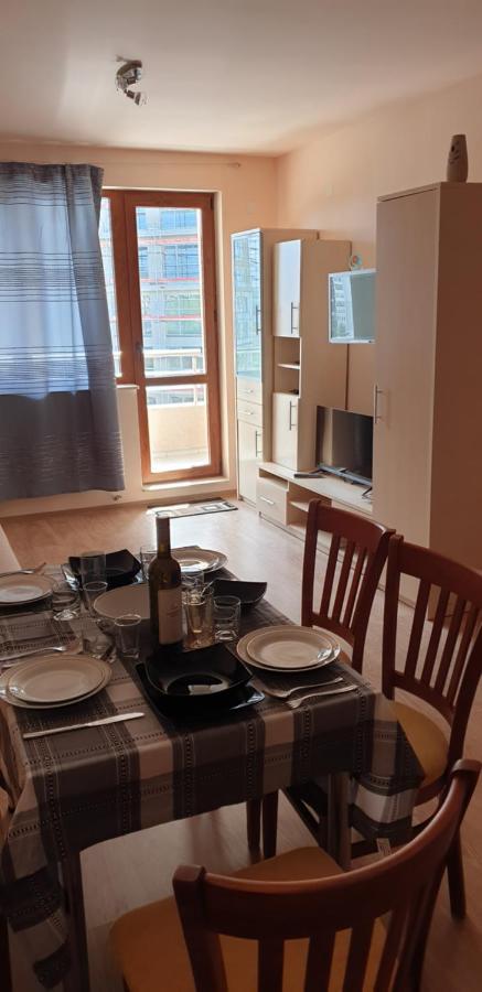 Family Holiday Apartments Breez 1 Varna Extérieur photo